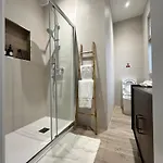 Tan-nanniet Two Bedroom شقة *