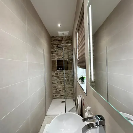 Tan-nanniet Two Bedroom *